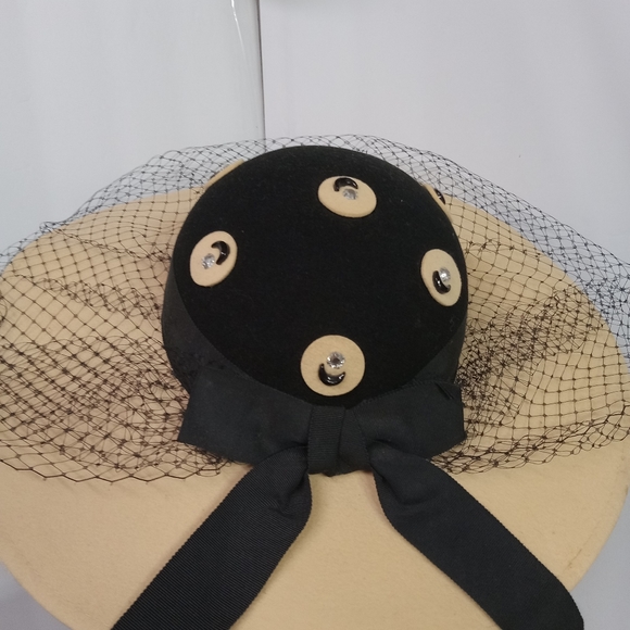 Vintage DoeSkin Veiled Hat 100% Wool Rhinestones 1/2 Moon, Felt  Embellishments - Picture 6 of 6